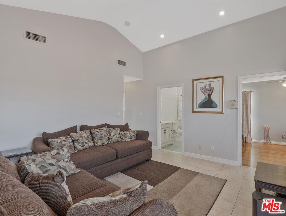 1235 W 82nd Street