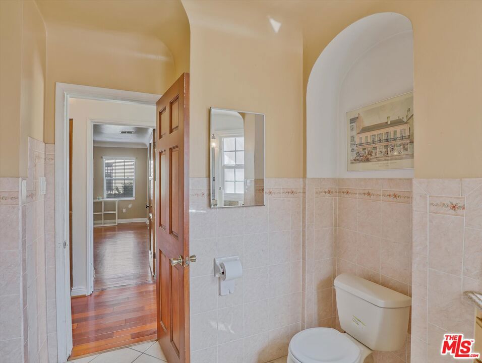 1235 W 82nd Street