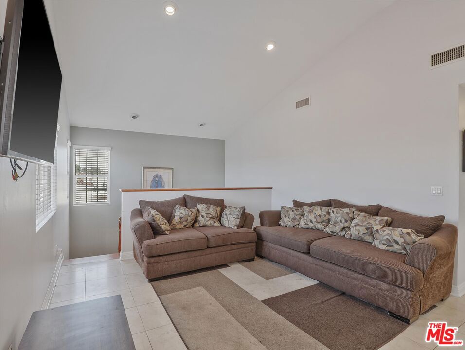 1235 W 82nd Street