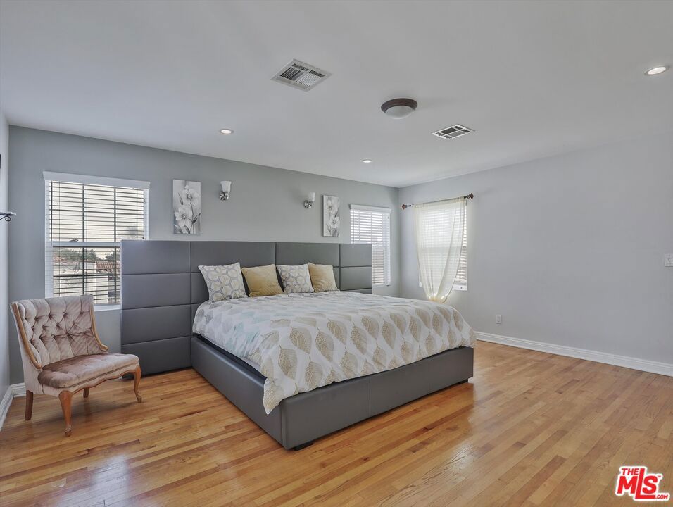 1235 W 82nd Street