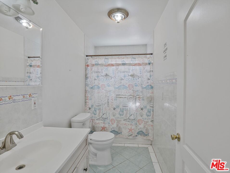 1235 W 82nd Street