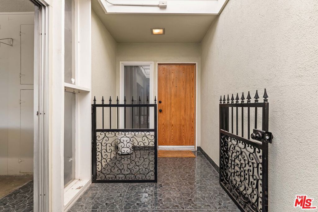 3500 W Manchester Boulevard 462