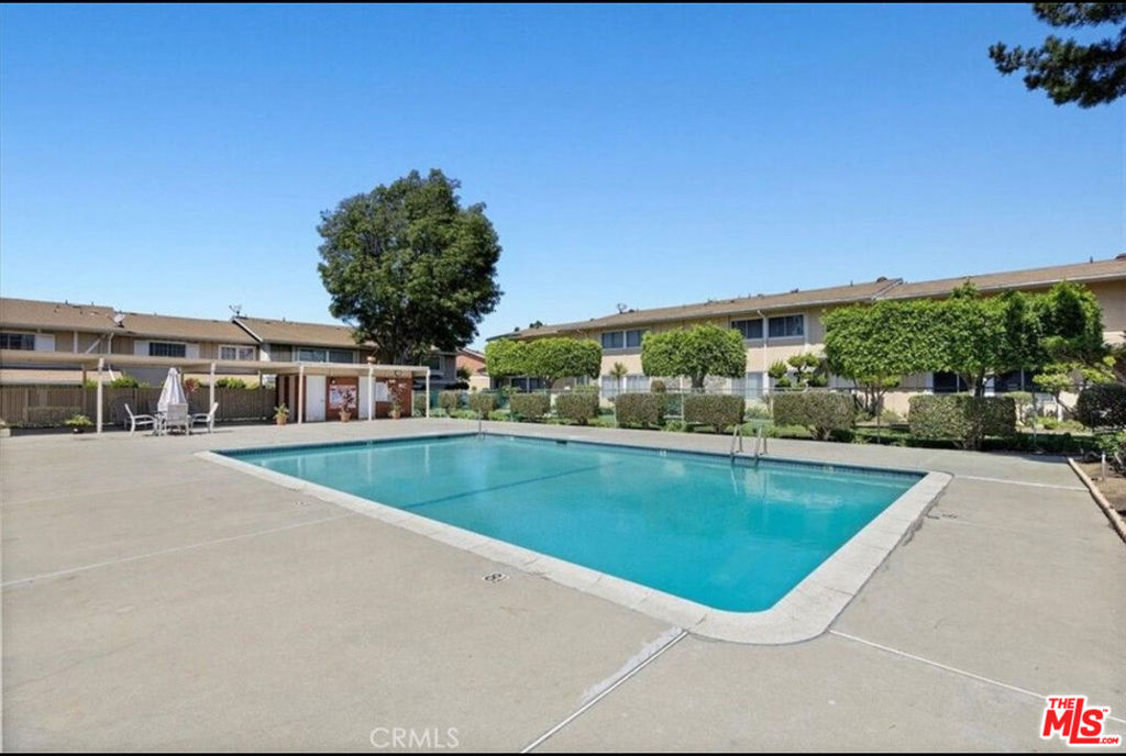 3500 W Manchester Boulevard 462