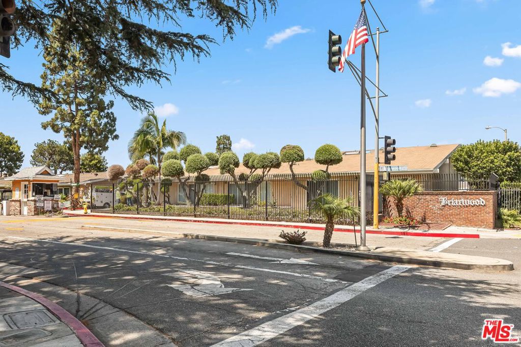 3500 W Manchester Boulevard 462