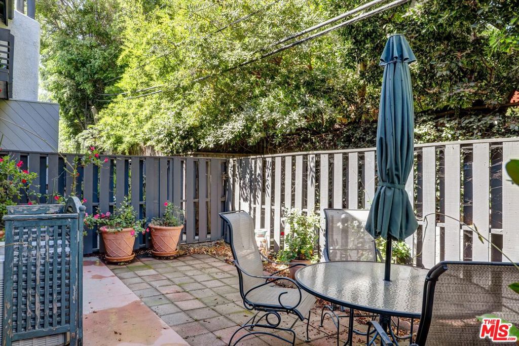 1925 S Beverly Glen Boulevard 30