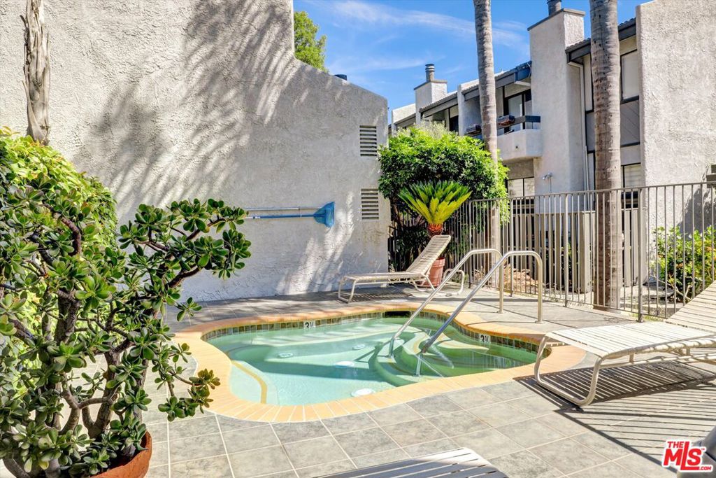 1925 S Beverly Glen Boulevard 30