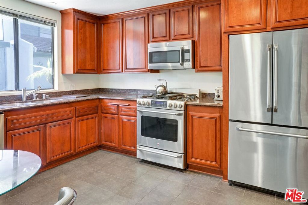 1925 S Beverly Glen Boulevard 30