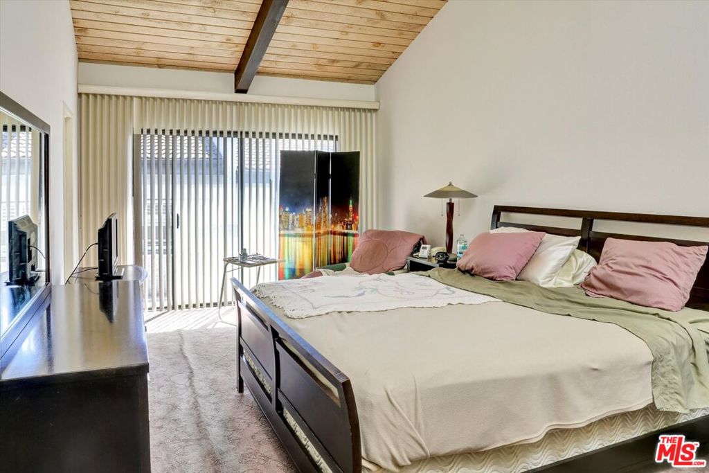 1925 S Beverly Glen Boulevard 30