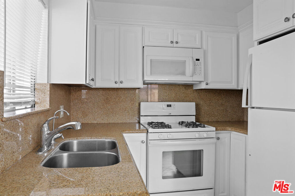 324 Stepney Street 8