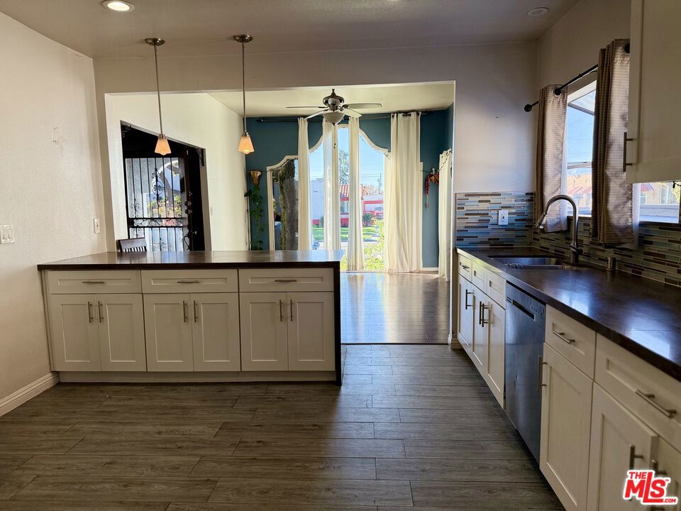 9428 S Harvard Boulevard