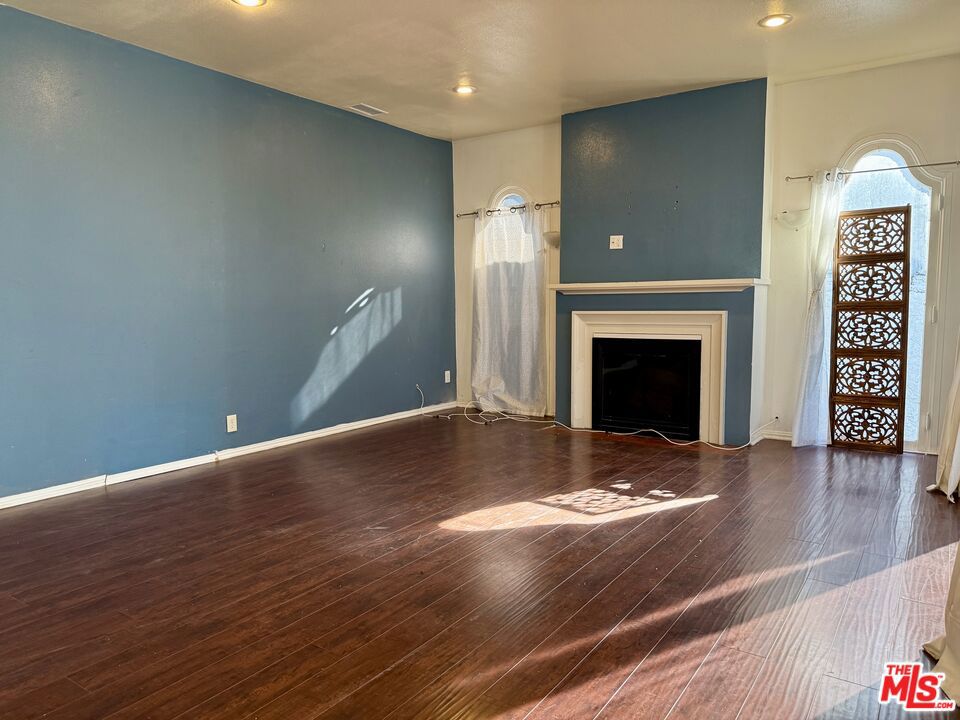 9428 S Harvard Boulevard