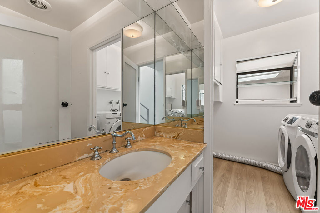 3500 W Manchester Boulevard 462