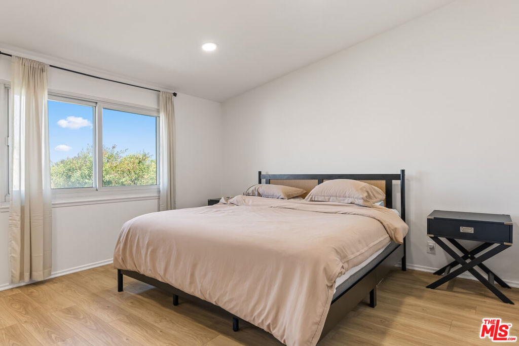 3500 W Manchester Boulevard 462