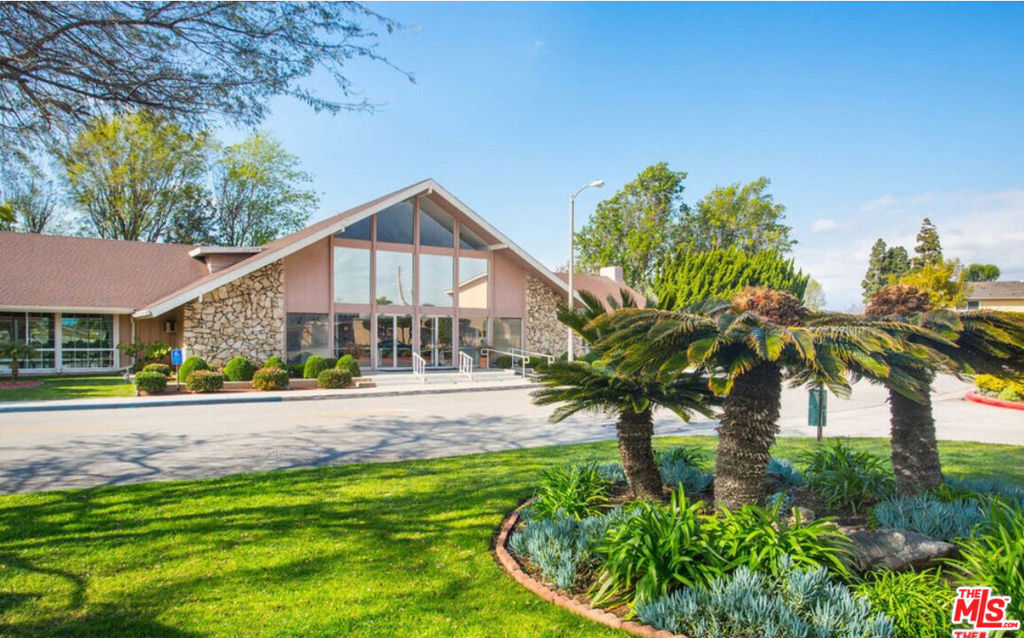 3500 W Manchester Boulevard 462