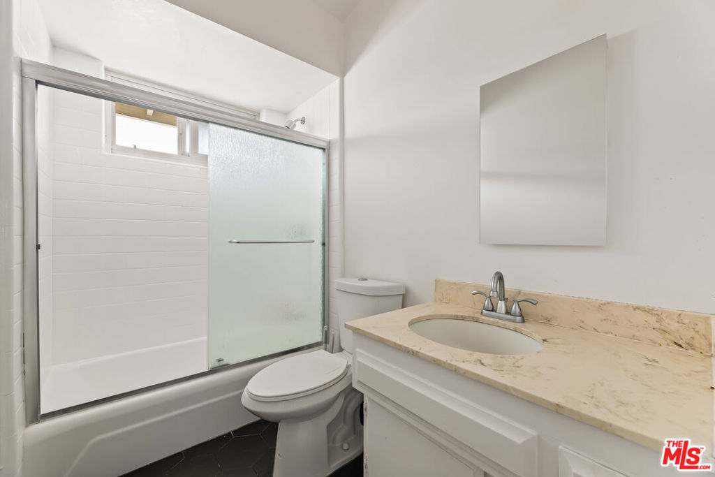 3500 W Manchester Boulevard 462