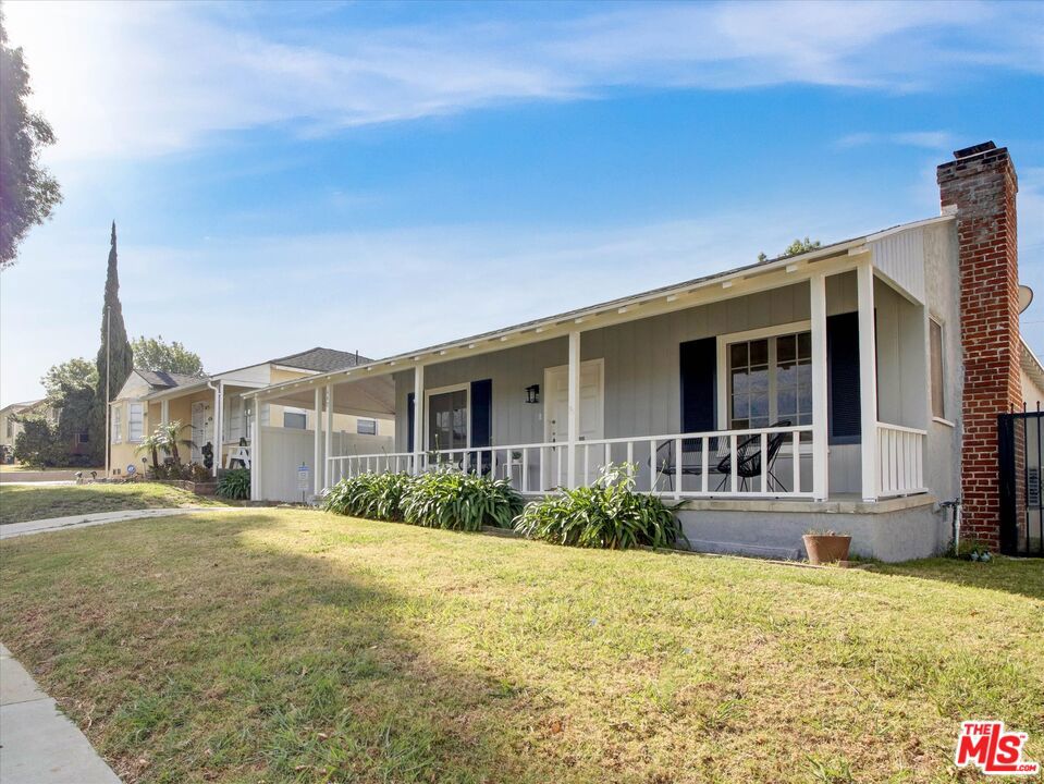 440 W Ellis Avenue