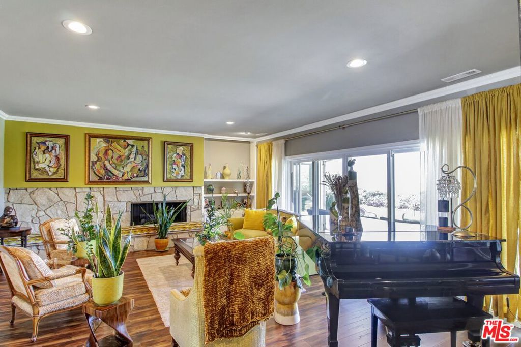 4152 Terraza Drive
