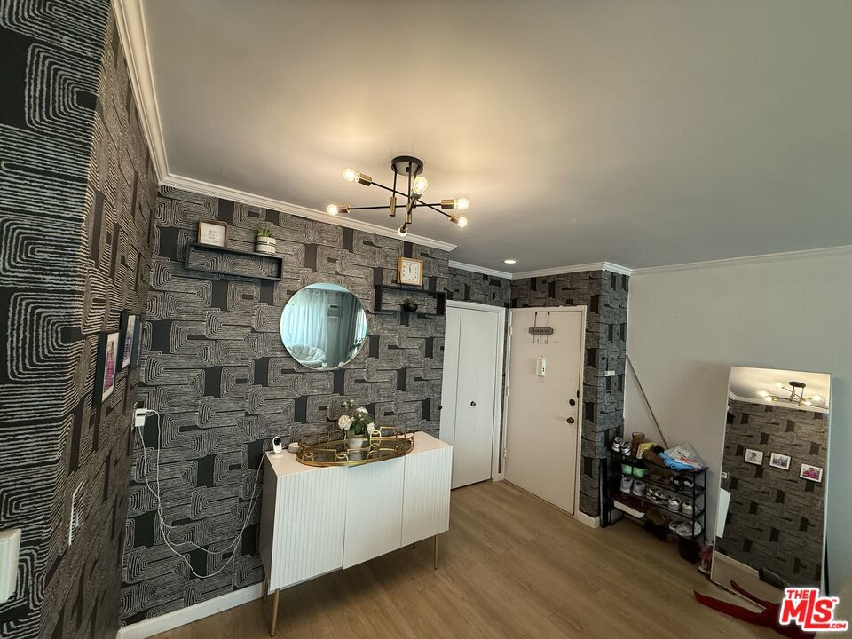 5376 Fairview Boulevard 104