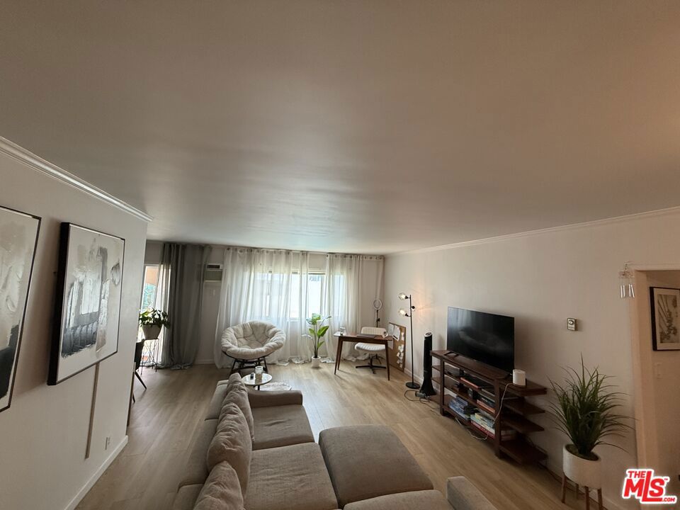 5376 Fairview Boulevard 104