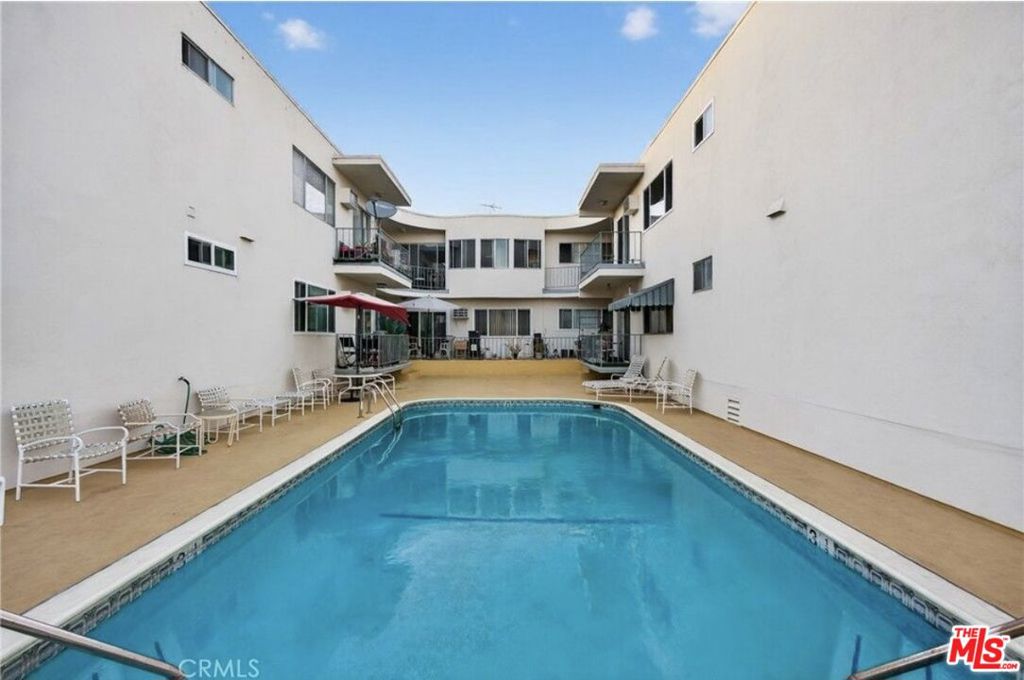 5376 Fairview Boulevard 104