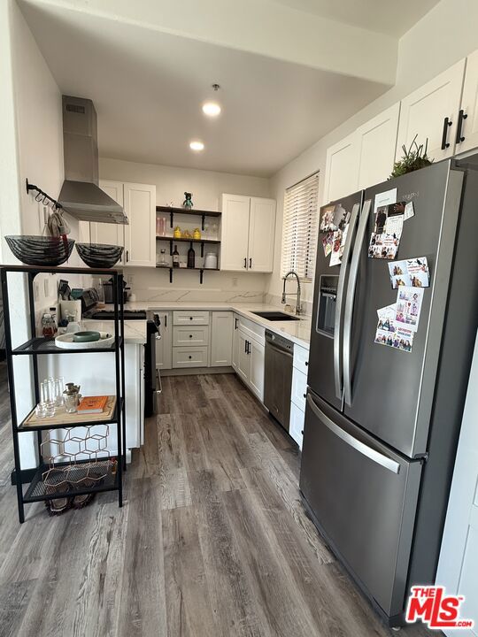 7033 La Tijera Boulevard G101