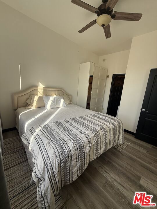 7033 La Tijera Boulevard G101