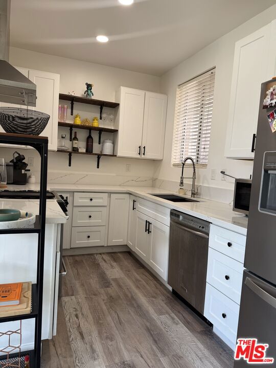 7033 La Tijera Boulevard G101