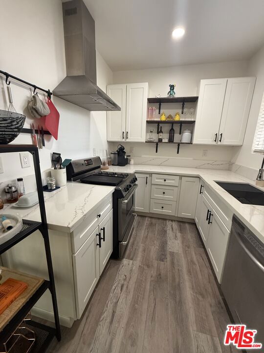 7033 La Tijera Boulevard G101