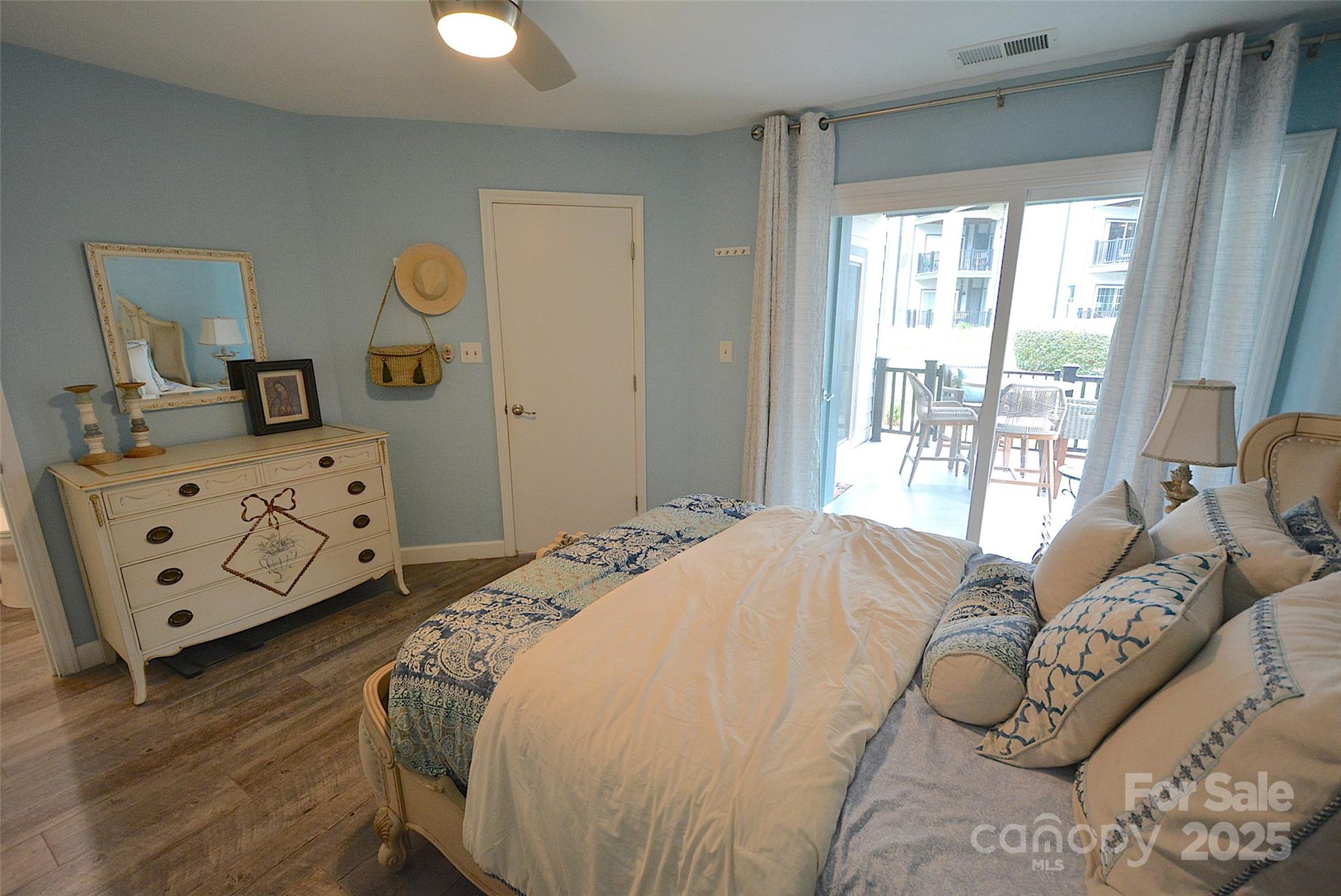 18867 Vineyard Point Lane