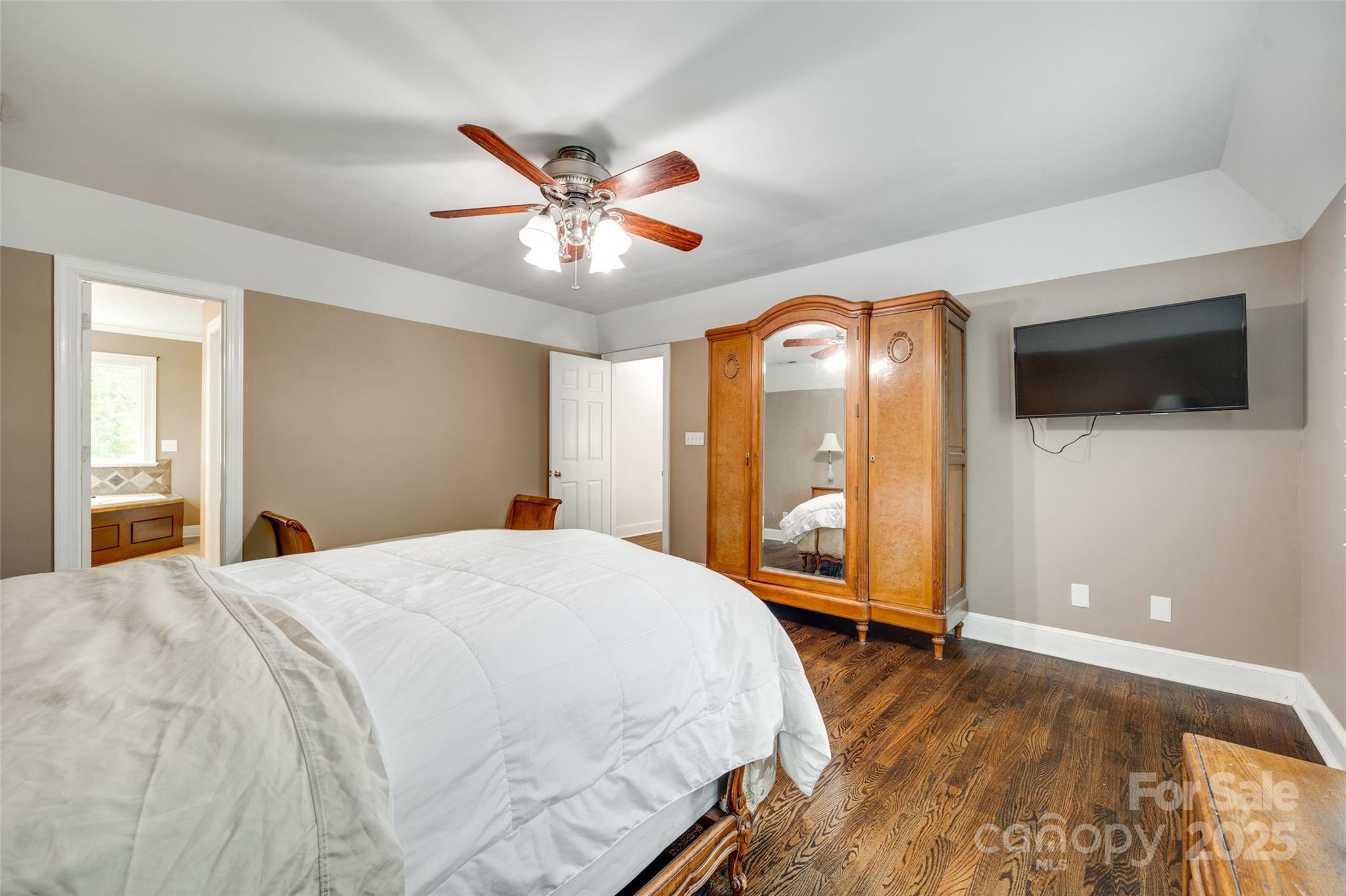 7122 Forest Ridge Road