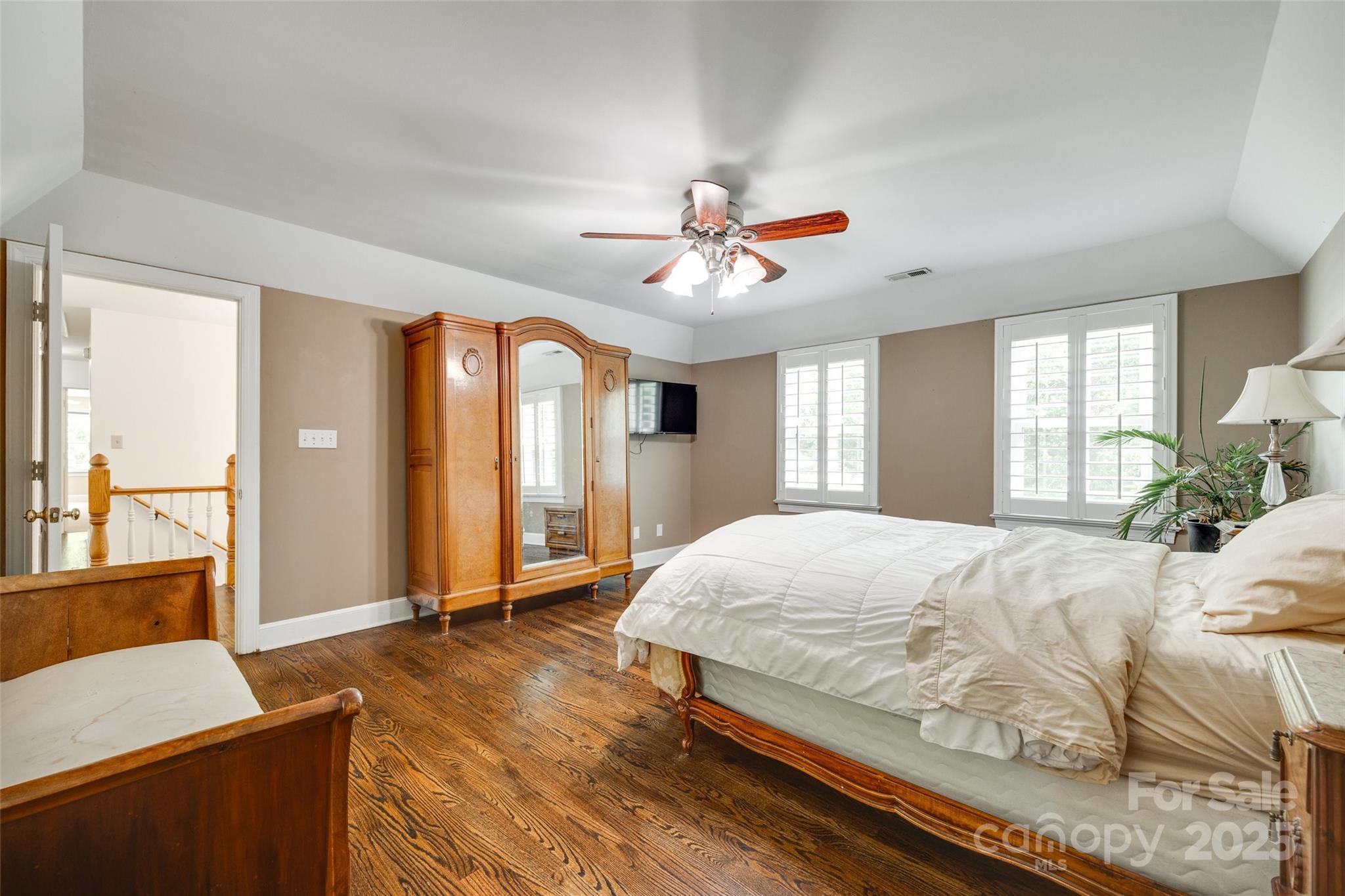 7122 Forest Ridge Road