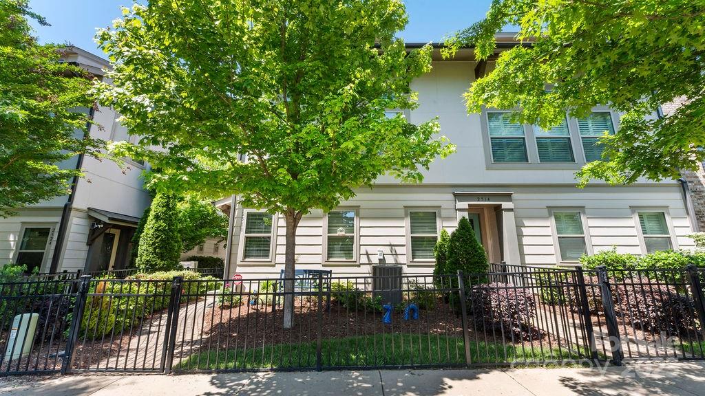 2518 Marshall Place
