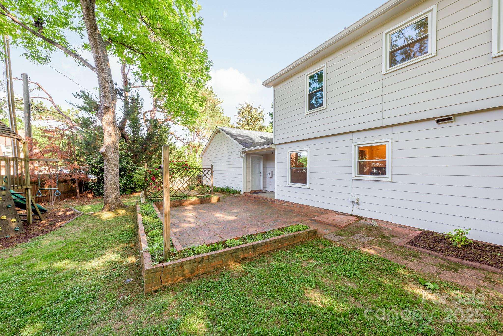 3101 Willowbrae Road