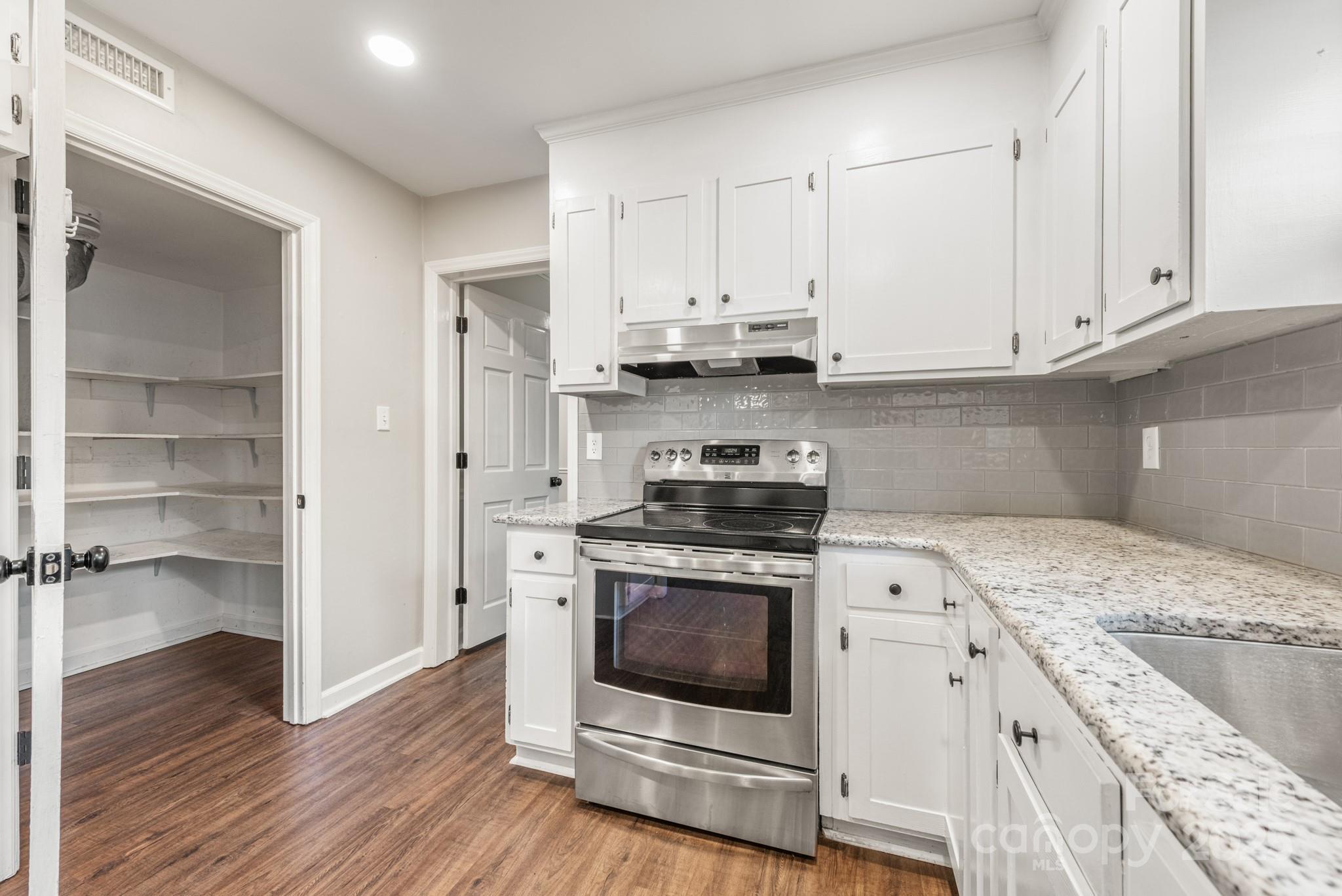 3101 Willowbrae Road