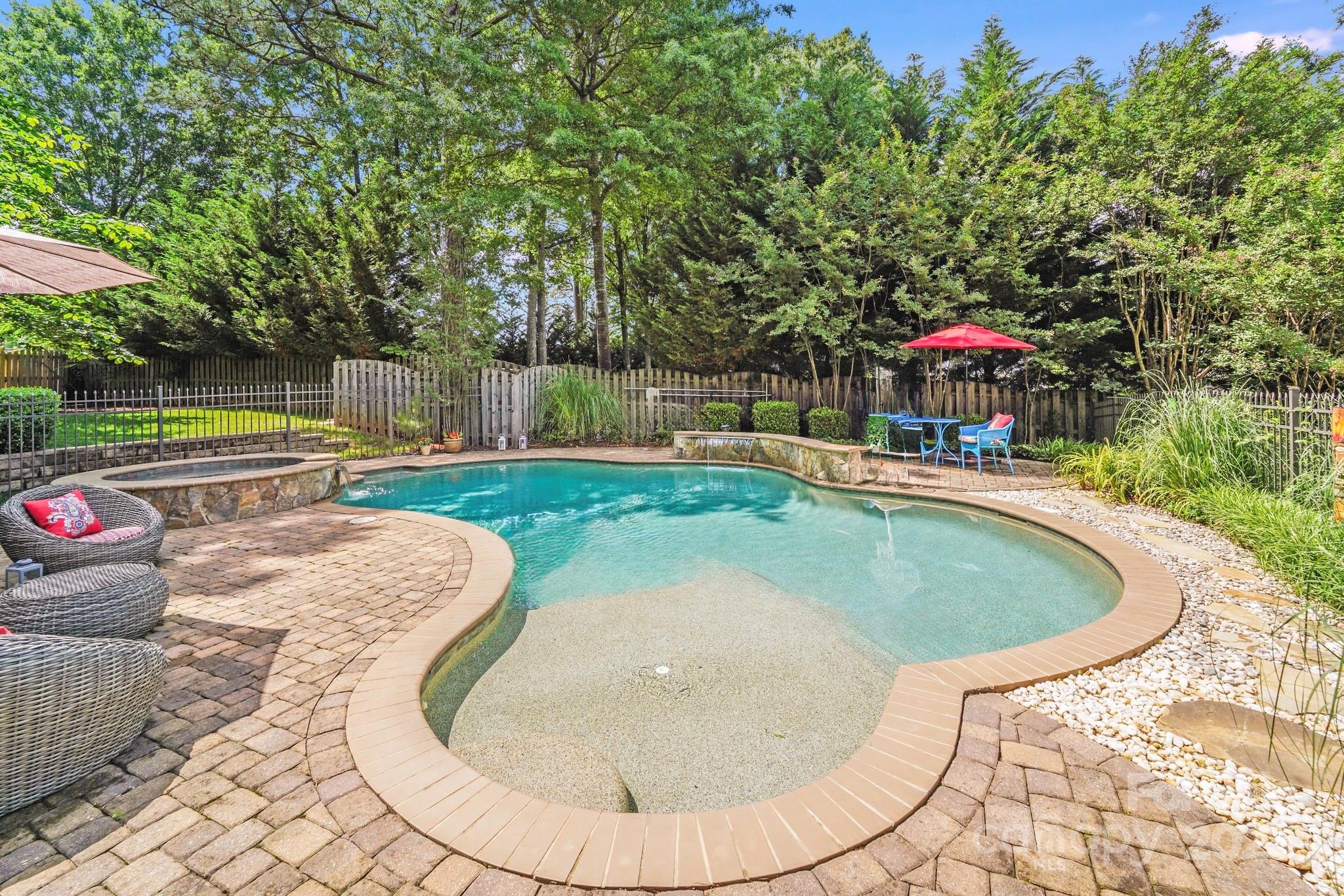 10338 Hollybrook Drive