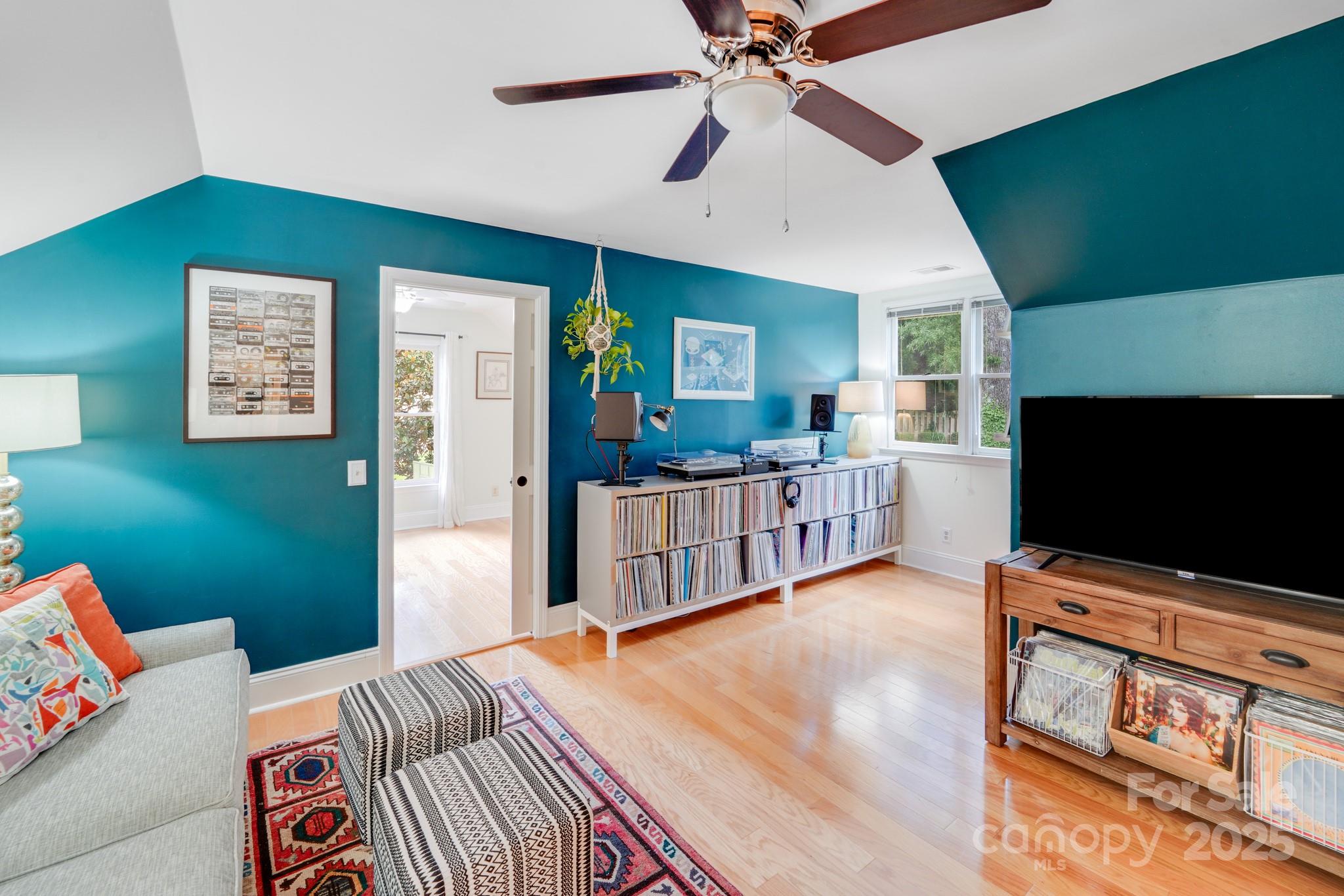 10338 Hollybrook Drive