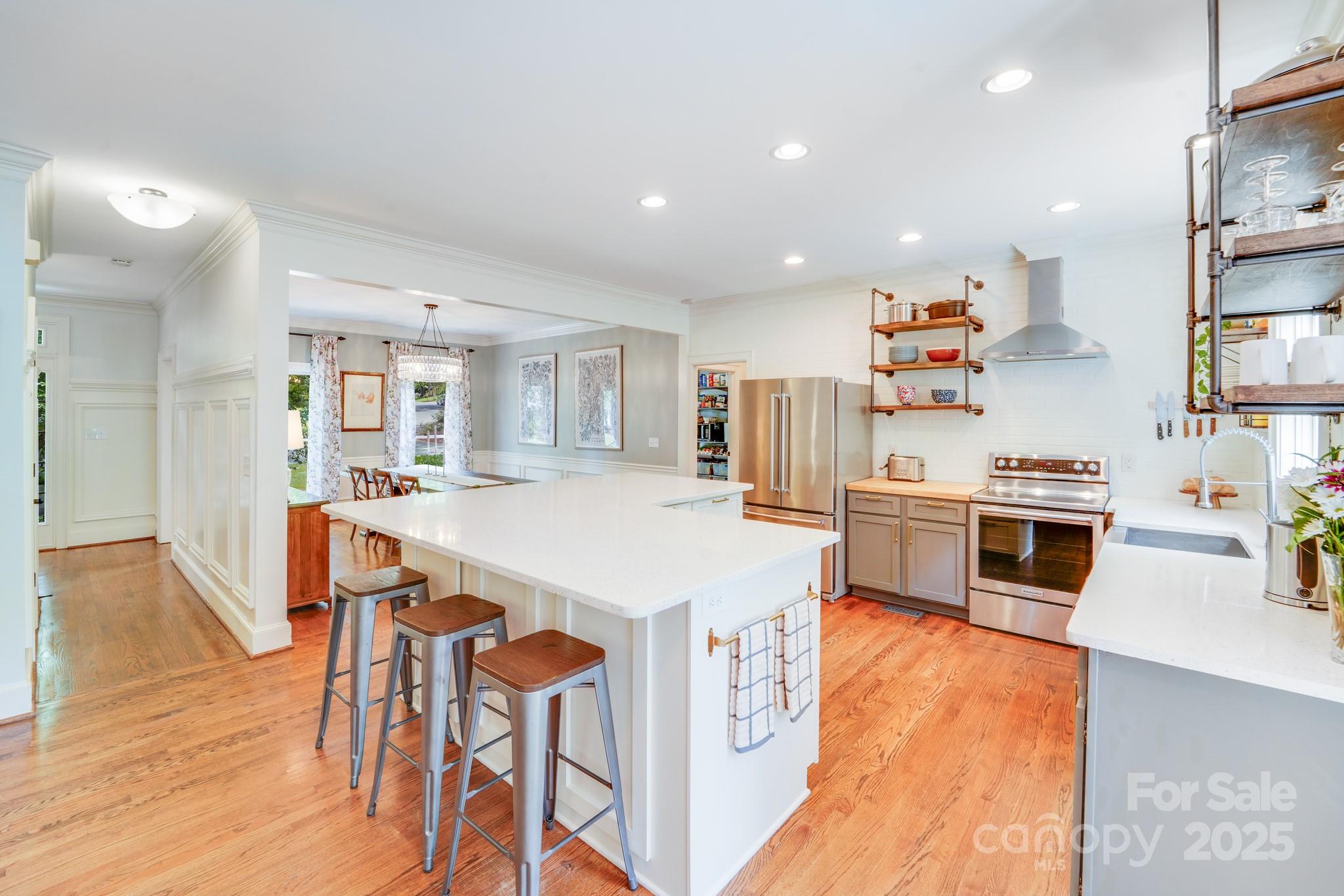 10338 Hollybrook Drive