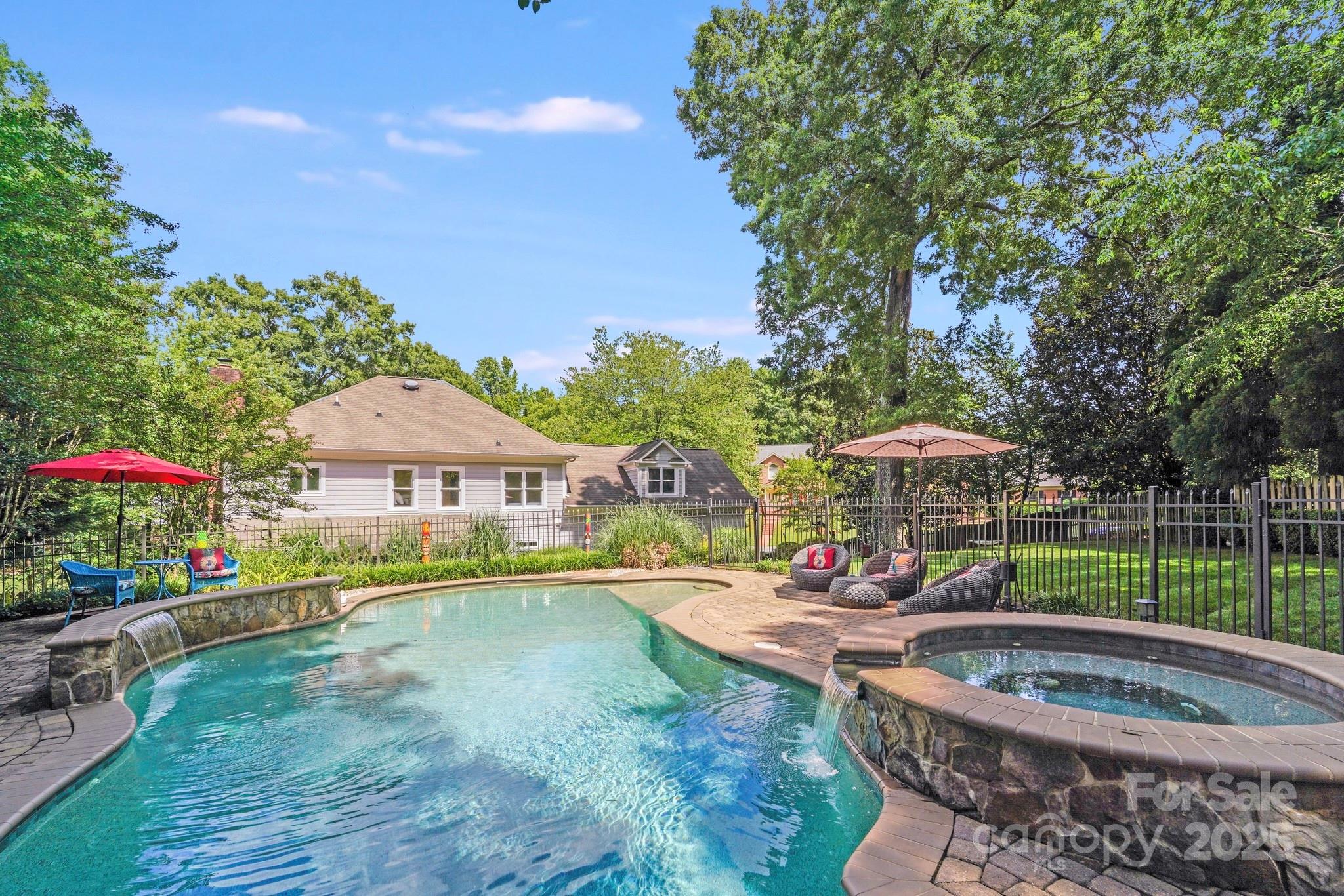 10338 Hollybrook Drive