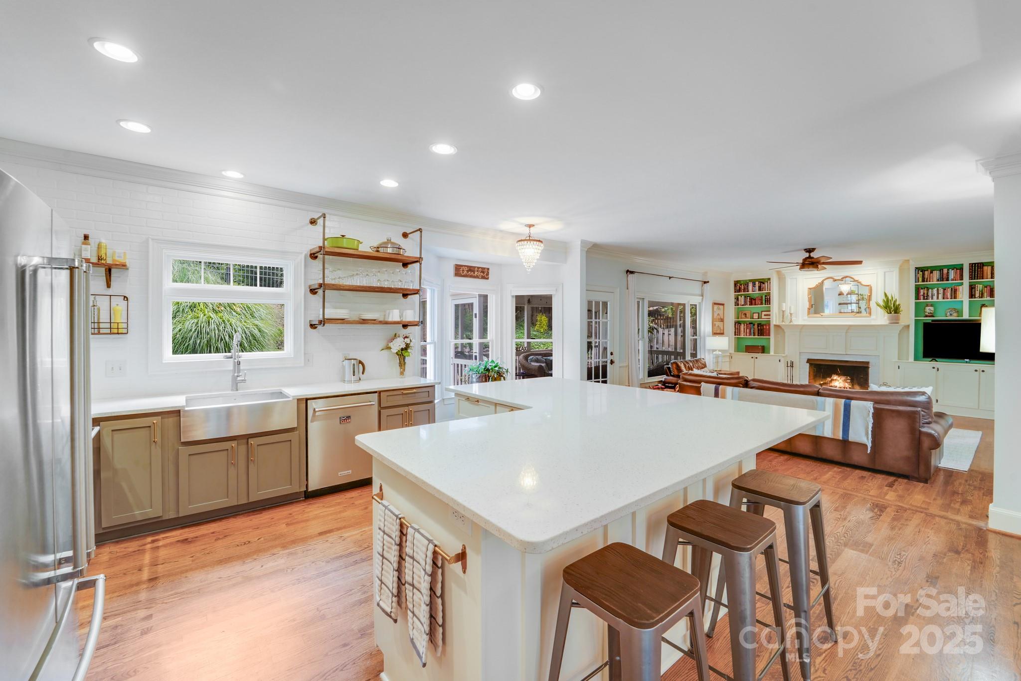 10338 Hollybrook Drive