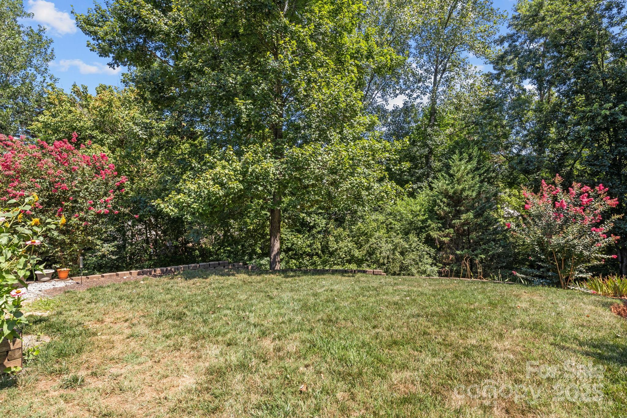 165 W Walnut Avenue