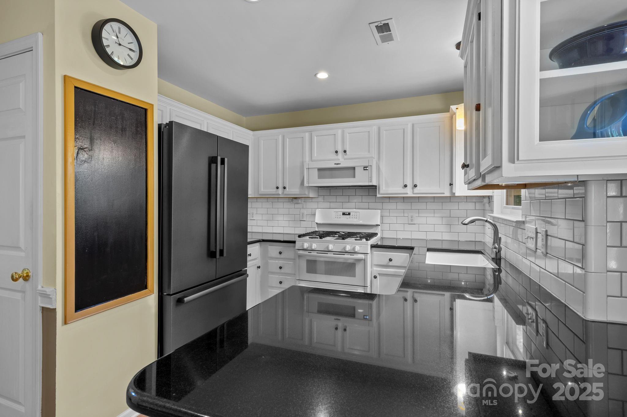 165 W Walnut Avenue