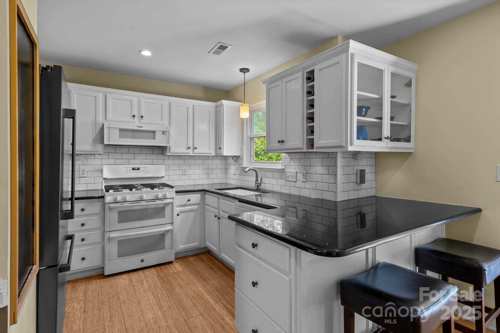 165 W Walnut Avenue