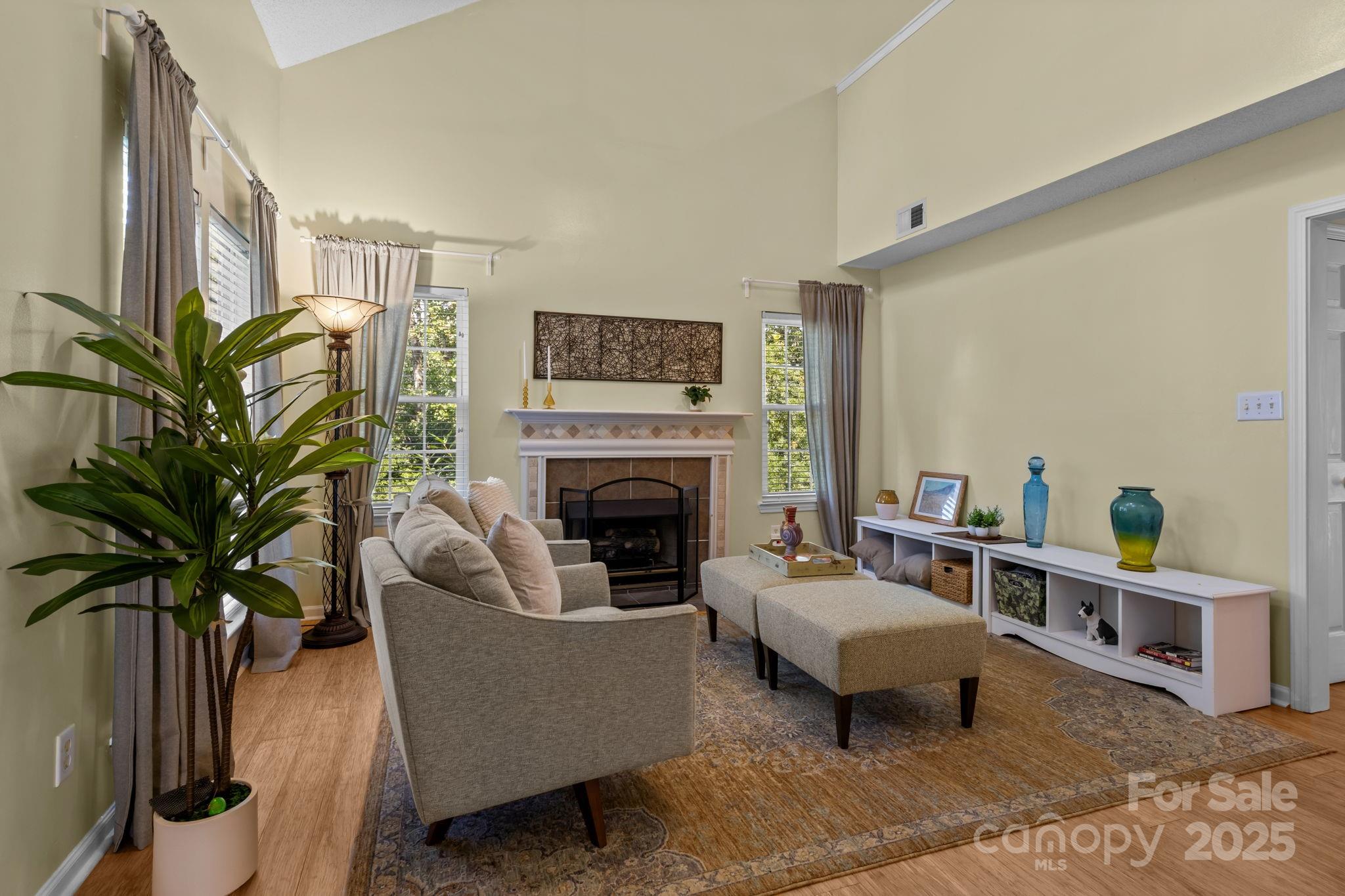 165 W Walnut Avenue