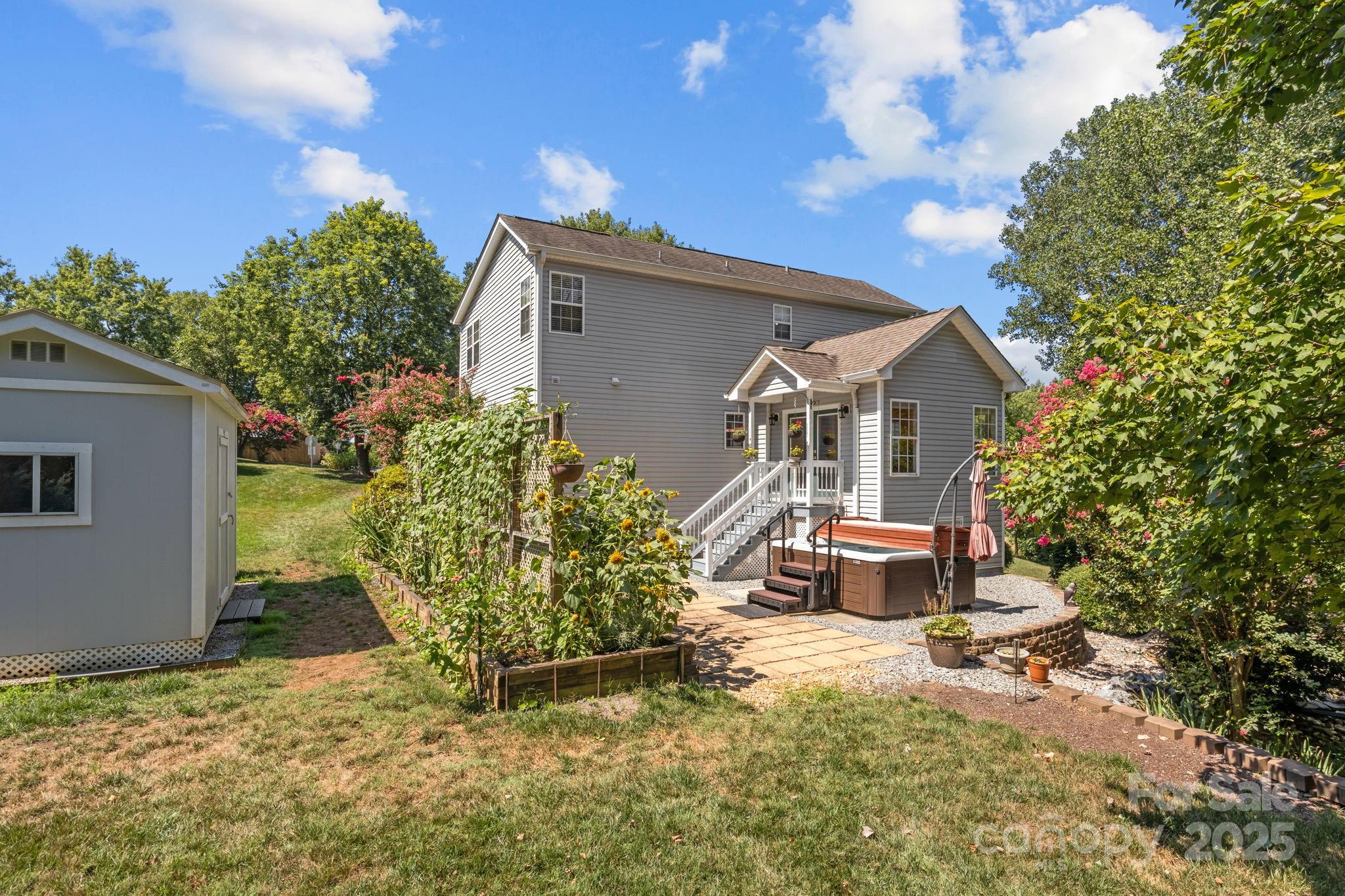 165 W Walnut Avenue