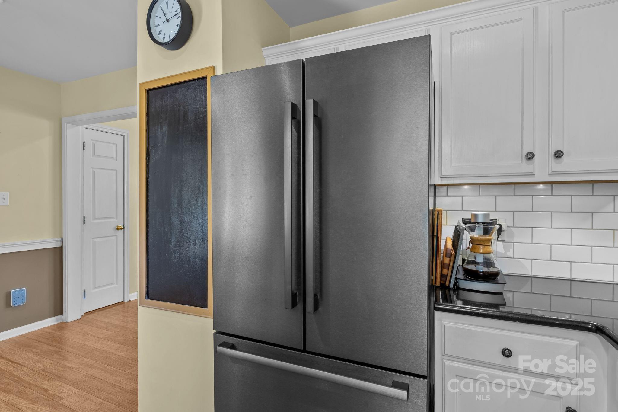 165 W Walnut Avenue