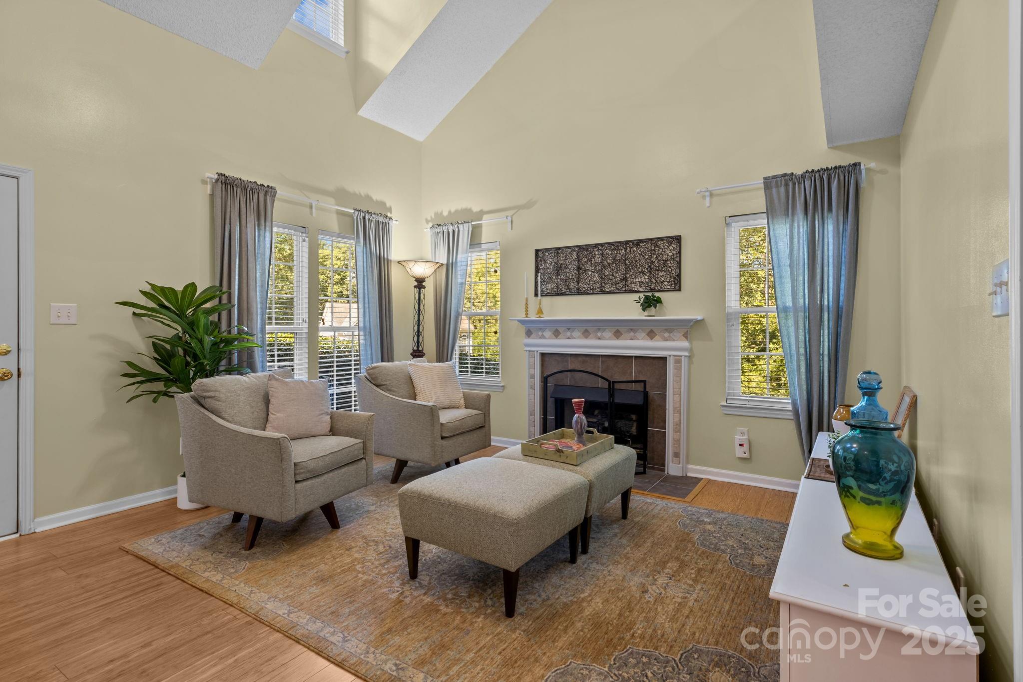 165 W Walnut Avenue