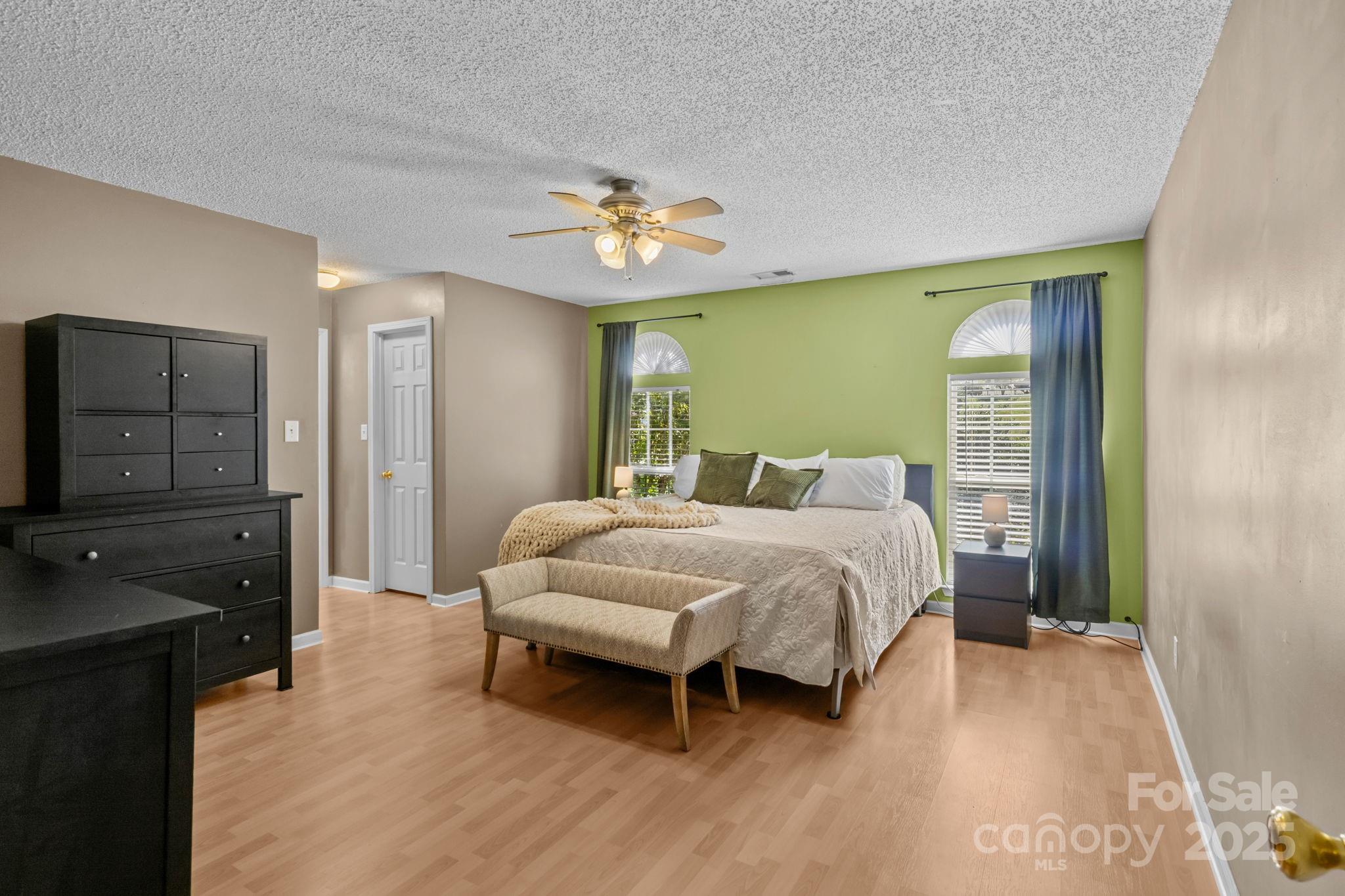 165 W Walnut Avenue