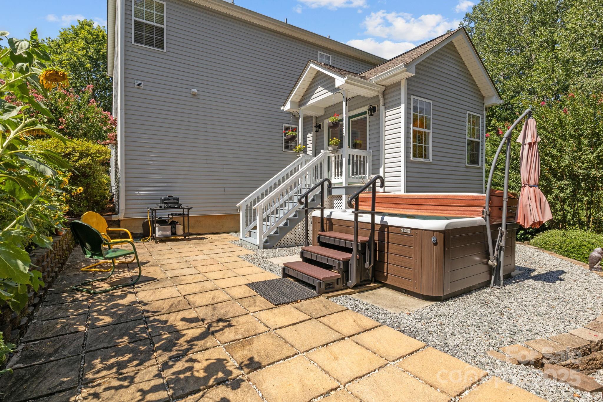 165 W Walnut Avenue