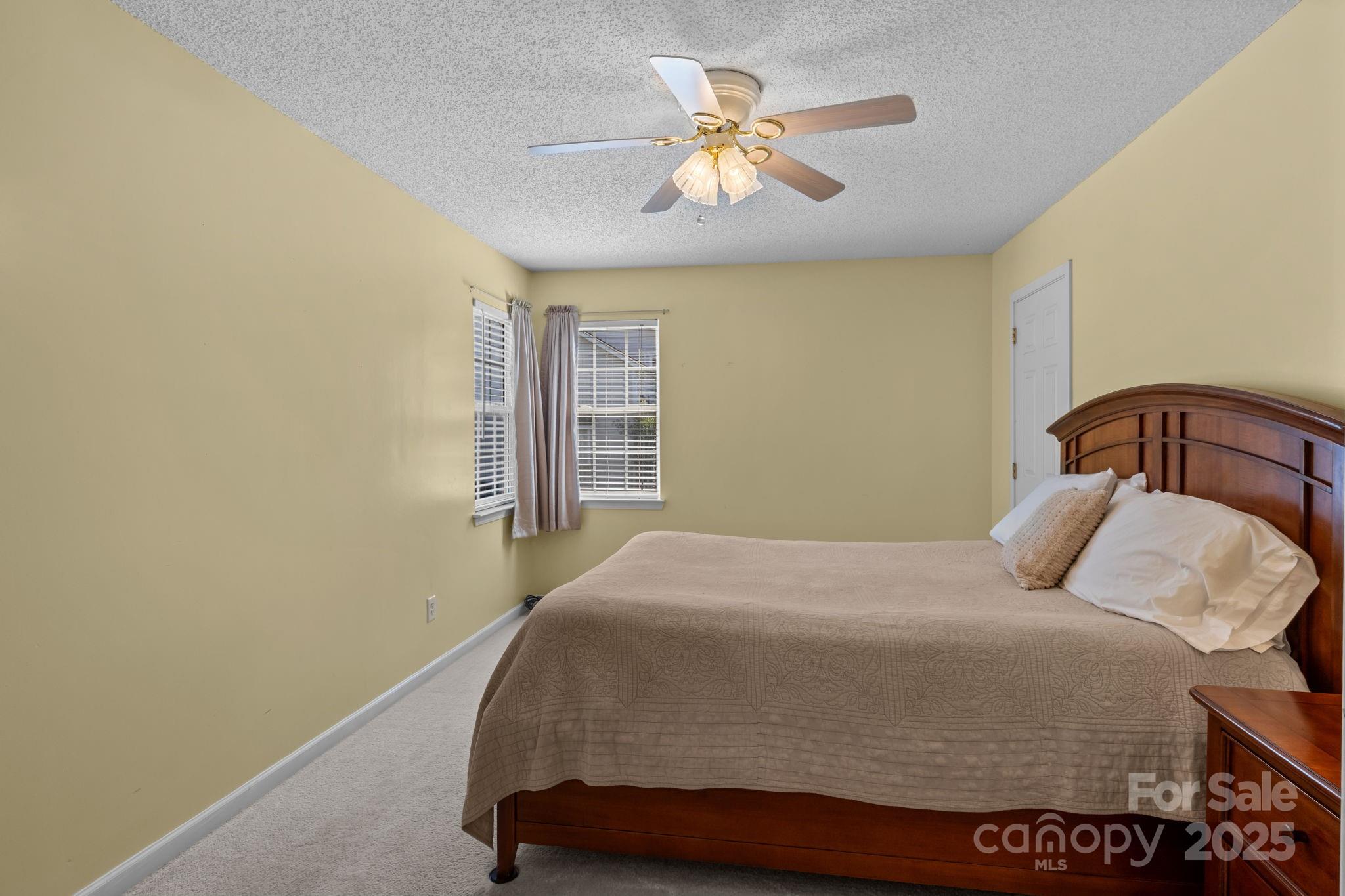 165 W Walnut Avenue
