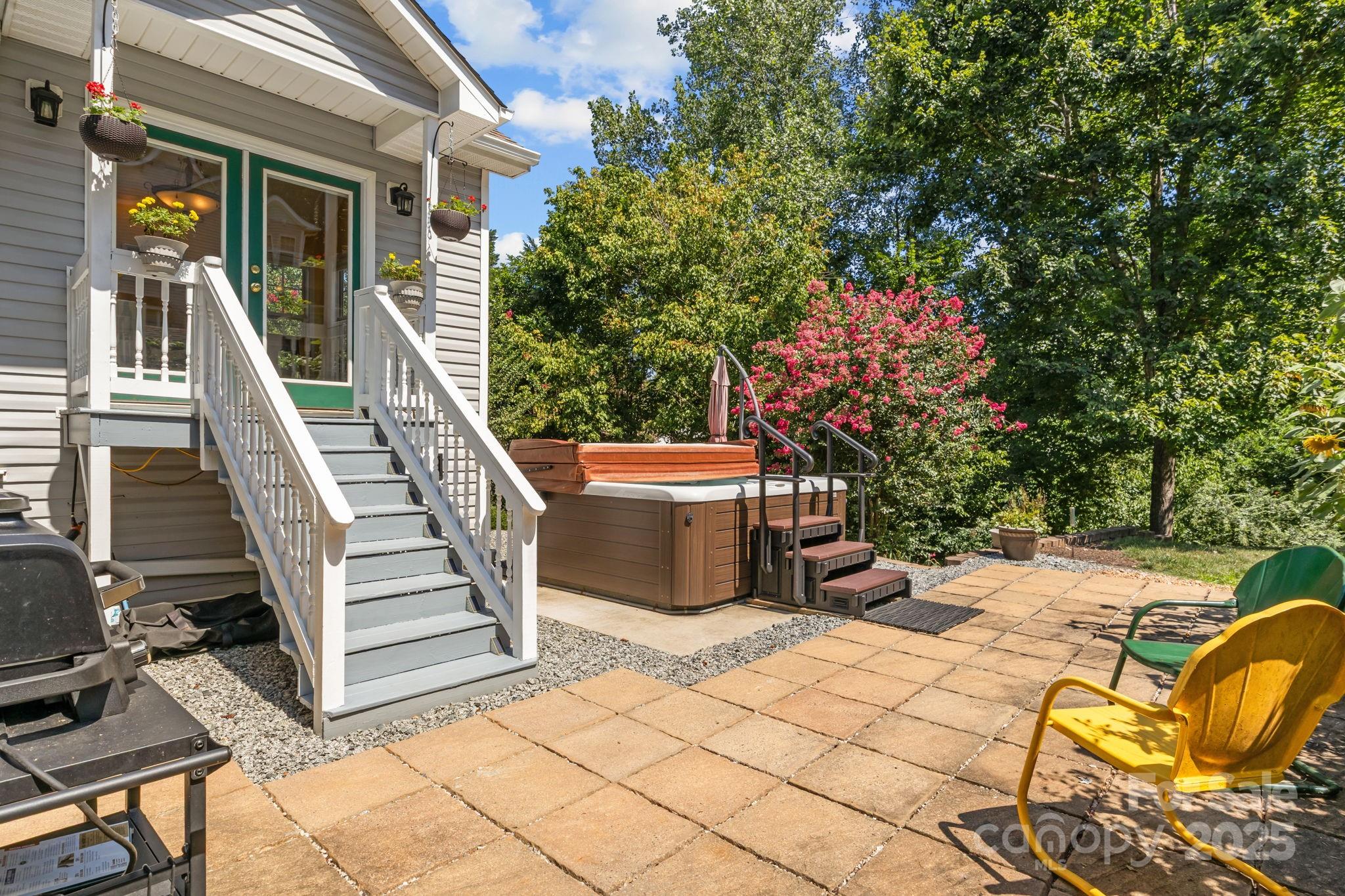 165 W Walnut Avenue